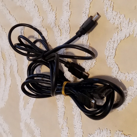 Techole Aluminum Bi-Directional 4K HDMI Splitter Model HS305 & 2 HDMI Cables - Picture 5 of 6